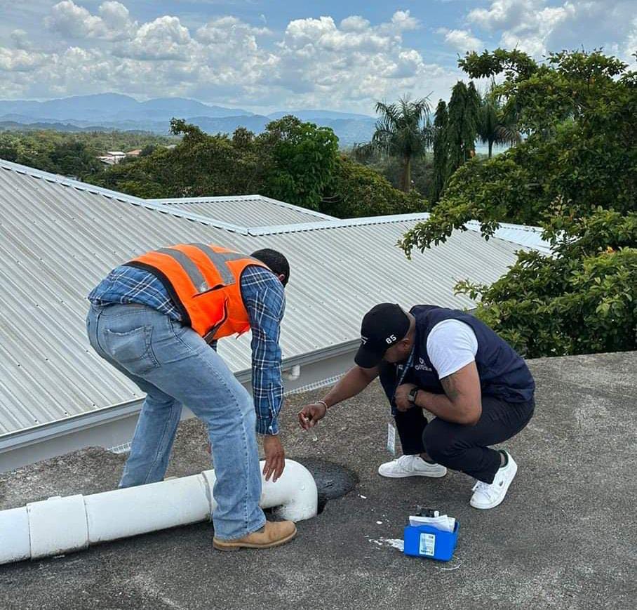 Salud vigila el cumplimiento del manejo de la calidad de agua y los desechos en Santa Bárbara